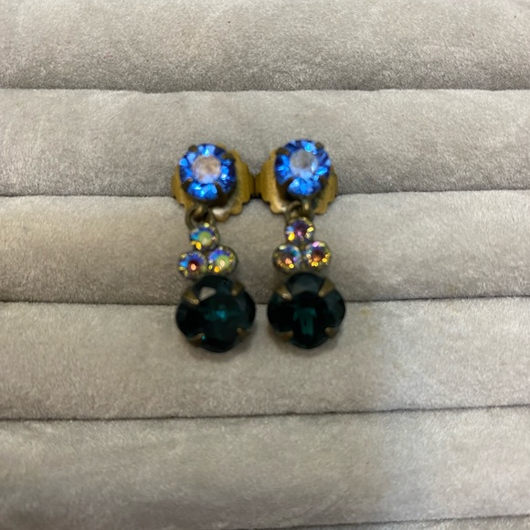 Earrings - Picture 1 of 3